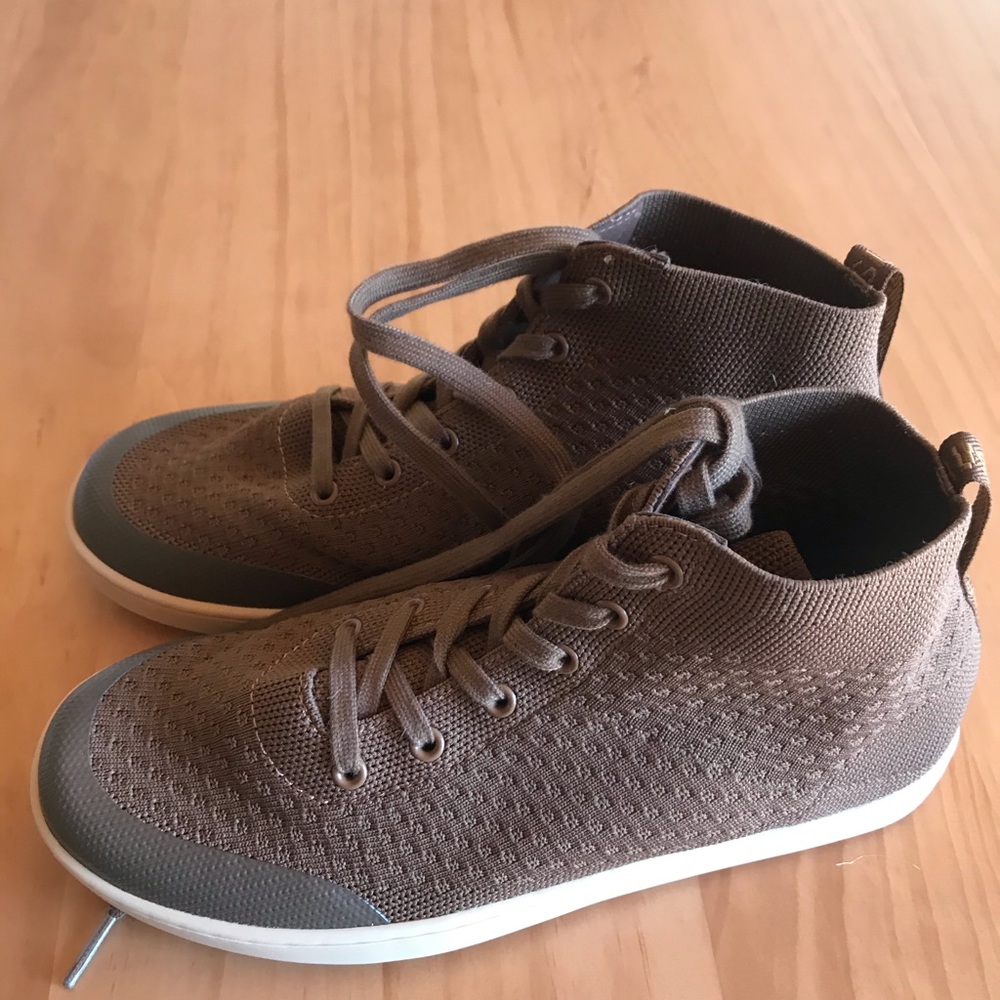 Suavs Zilker Gum sneakers LIKE NEW